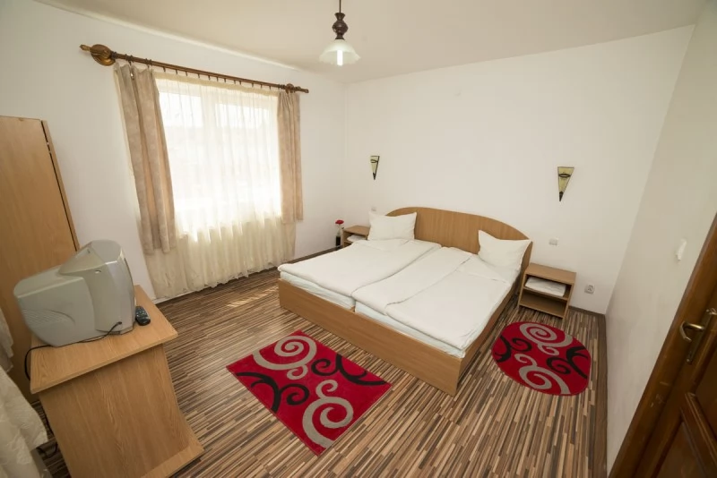 Târgu Mureș Cazare | Motel (K0699-8) Imaginea poate fi supusă drepturilor de autor. Se recomandă contactarea titularului drepturilor.