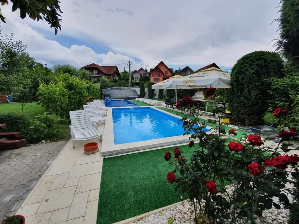 Târgu Mureș Cazare | Motel (K0699-28) Imaginea poate fi supusă drepturilor de autor. Se recomandă contactarea titularului drepturilor.