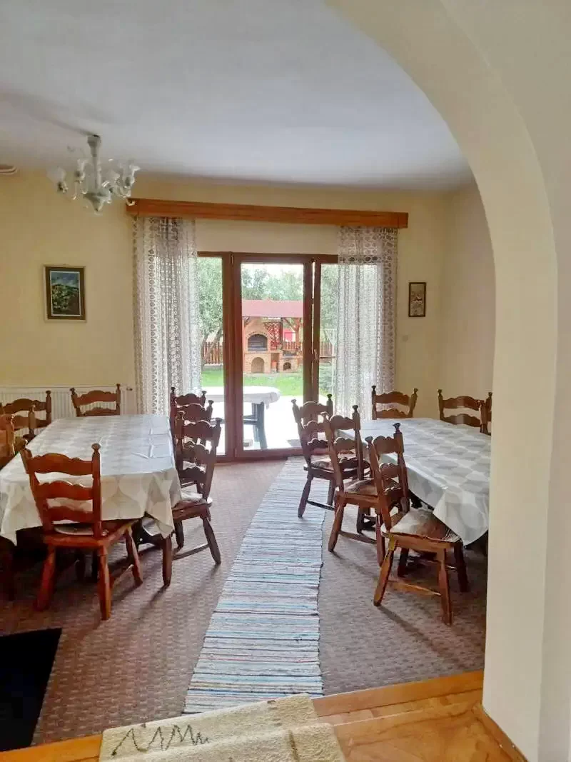 Marosvásárhely Szállás | Panzió (K0163-5) A kép szerzői jogvédelem alatt állhat. Javasolt a kapcsolatfelvétel a jog tulajdonossal. Marosvásárhely Szállás | Panzió (K0163-5) A kép szerzői jogvédelem alatt állhat. Javasolt a kapcsolatfelvétel a jog tulajdonossal.