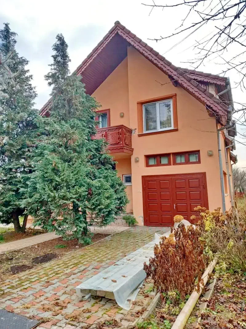 Târgu Mureș Cazare | Motel (K0163-9) Imaginea poate fi supusă drepturilor de autor. Se recomandă contactarea titularului drepturilor.