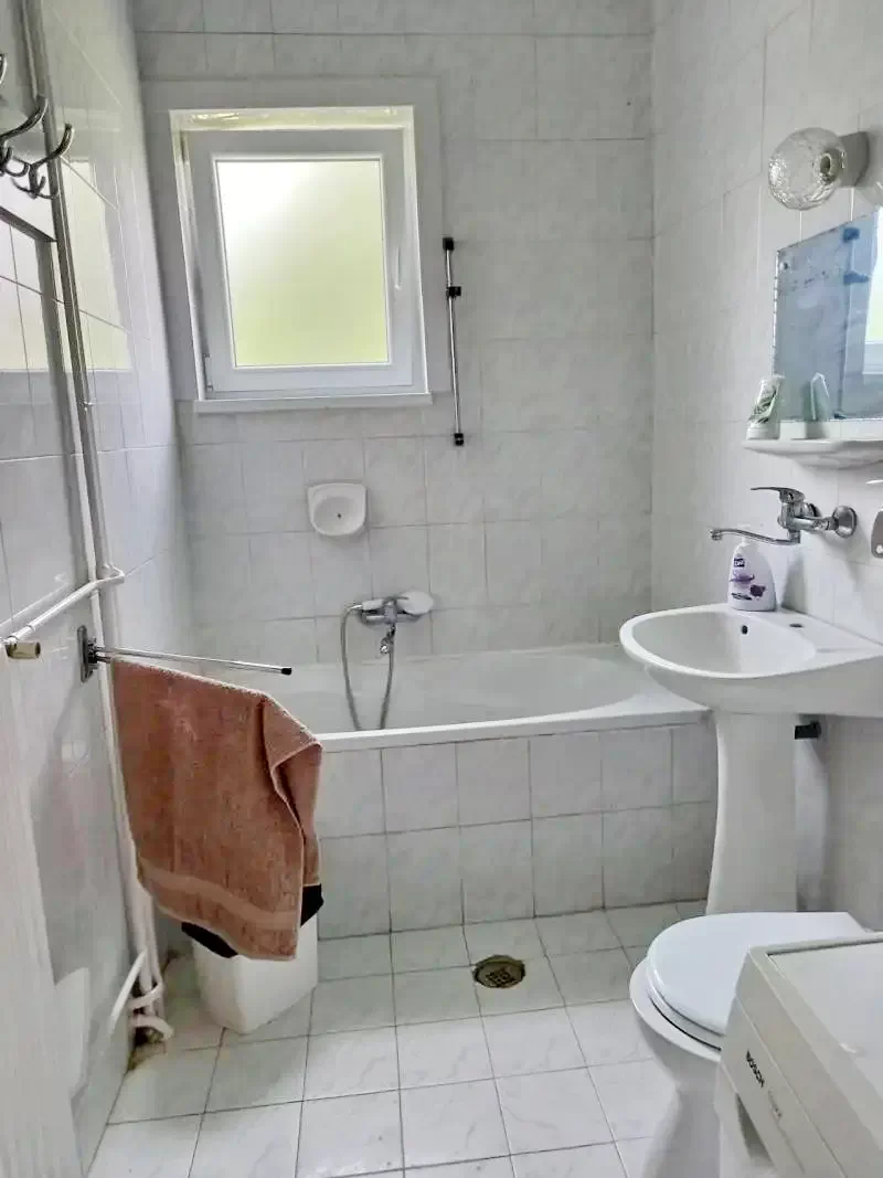 Târgu Mureș Cazare | Motel (K0163-13) Imaginea poate fi supusă drepturilor de autor. Se recomandă contactarea titularului drepturilor.