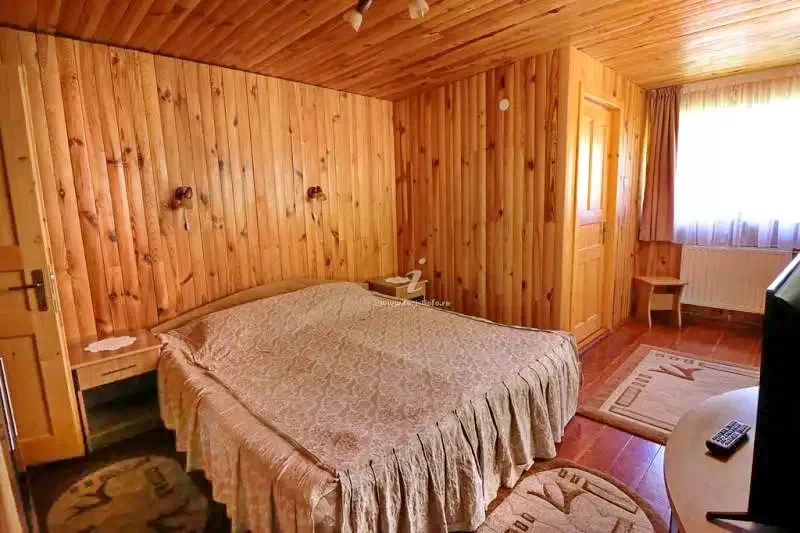 Moieciu de Sus Cazare | Motel (K0208-17) Imaginea poate fi supusă drepturilor de autor. Se recomandă contactarea titularului drepturilor.