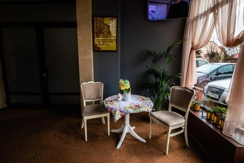 Târgu Mureș Cazare | Motel (K1590-19) Imaginea poate fi supusă drepturilor de autor. Se recomandă contactarea titularului drepturilor.