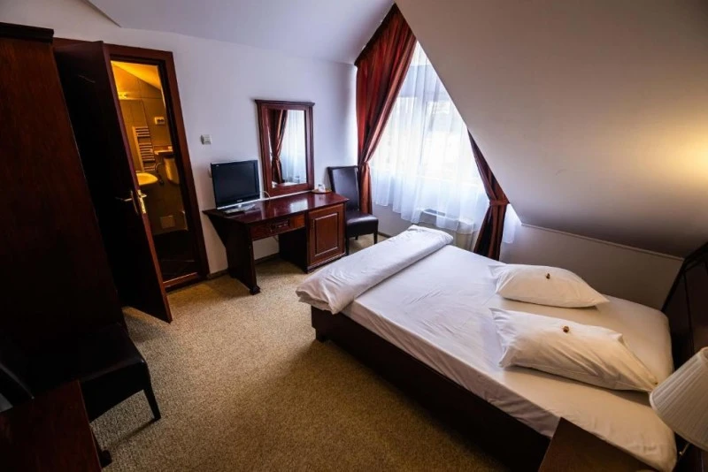 Târgu Mureș Cazare | Motel (K1590-29) Imaginea poate fi supusă drepturilor de autor. Se recomandă contactarea titularului drepturilor.