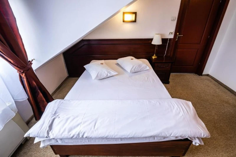 Târgu Mureș Cazare | Motel (K1590-31) Imaginea poate fi supusă drepturilor de autor. Se recomandă contactarea titularului drepturilor.