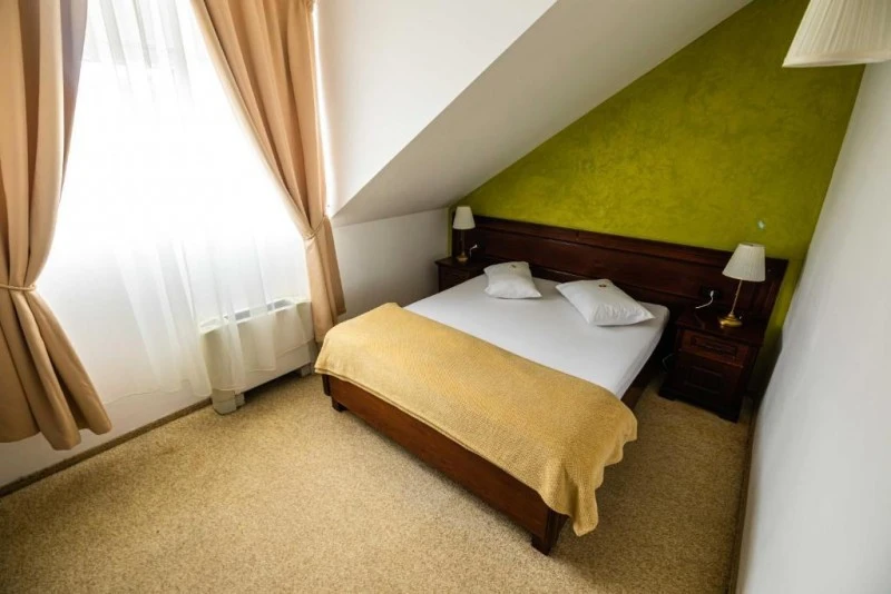 Târgu Mureș Cazare | Motel (K1590-32) Imaginea poate fi supusă drepturilor de autor. Se recomandă contactarea titularului drepturilor.