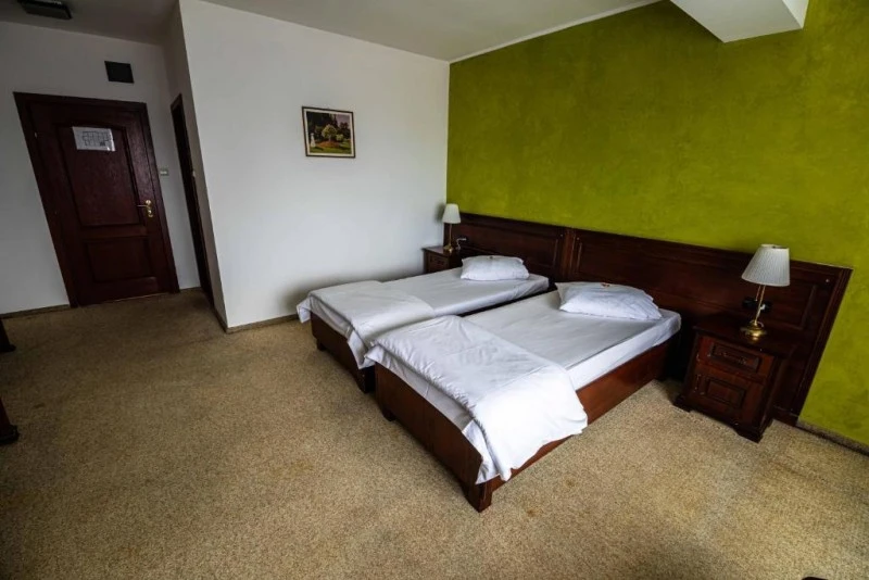 Târgu Mureș Cazare | Motel (K1590-43) Imaginea poate fi supusă drepturilor de autor. Se recomandă contactarea titularului drepturilor.