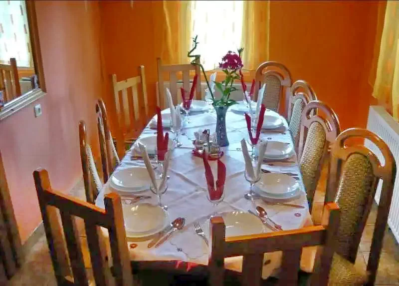 Izvoru Mureșului Cazare | Motel (K0099-2) Imaginea poate fi supusă drepturilor de autor. Se recomandă contactarea titularului drepturilor.