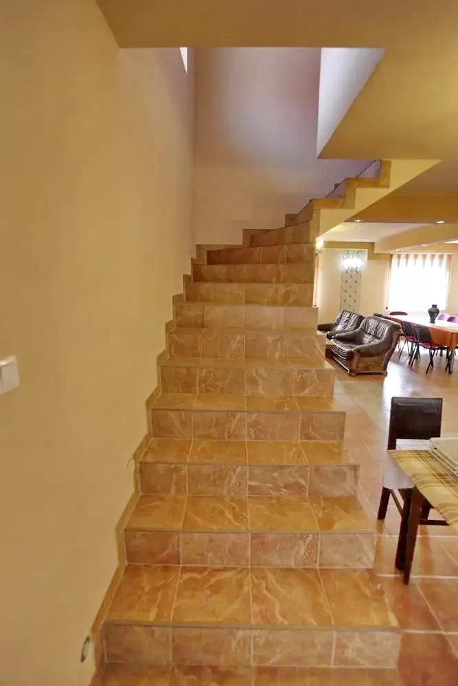 Cazare Izvoru Mureșului - Pensiunea Kinga** | Marosfő - Kinga Panzió**. Imaginea poate fi supusă drepturilor de autor. Se recomandă contactarea titularului drepturilor.