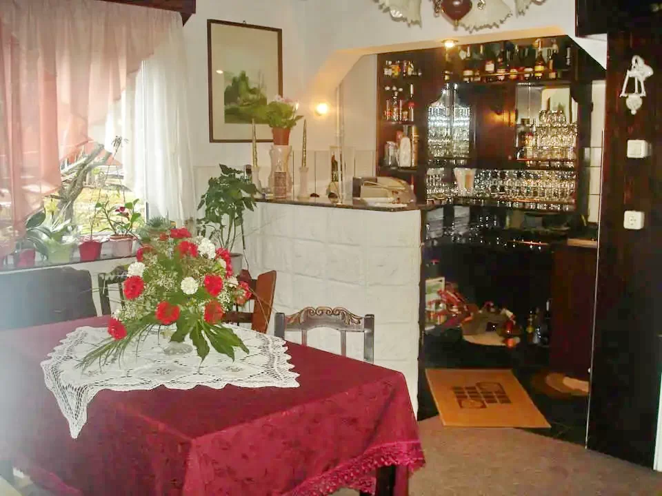 Marosfő Szállás | Motel (K0126-18) A kép szerzői jogvédelem alatt állhat. Javasolt a kapcsolatfelvétel a jog tulajdonossal.