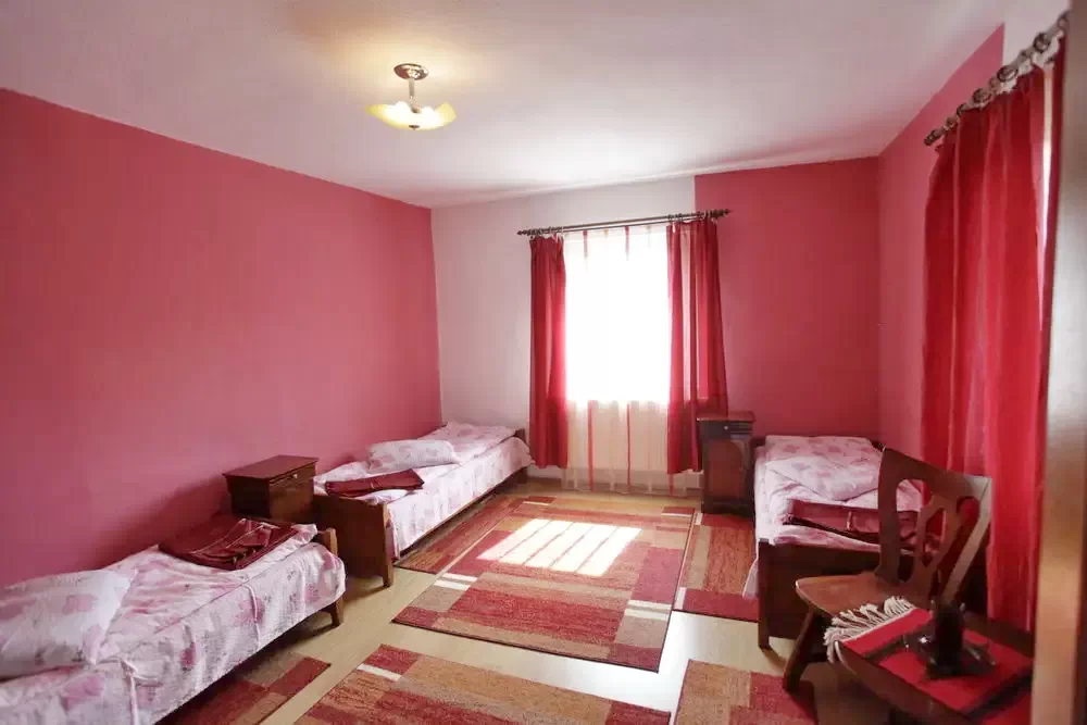 Marosfő Szállás | Motel (K0126-22) A kép szerzői jogvédelem alatt állhat. Javasolt a kapcsolatfelvétel a jog tulajdonossal.