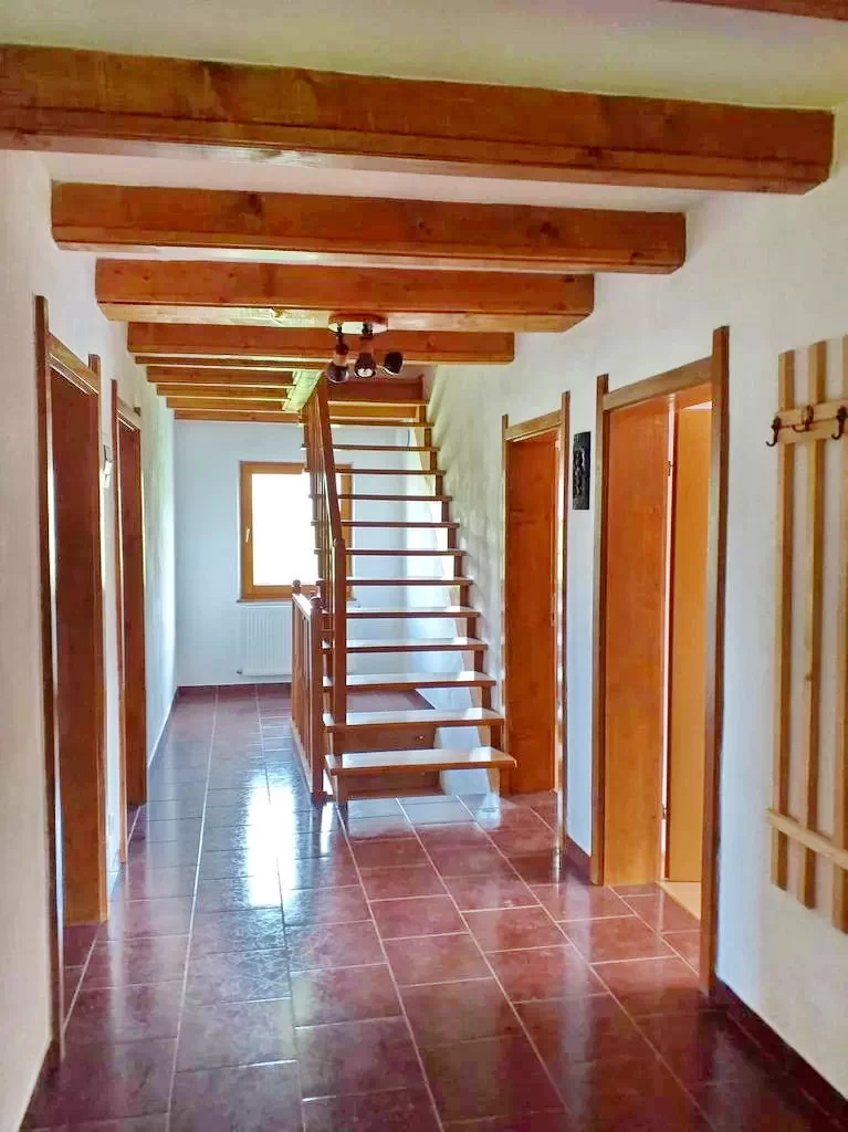 Izvoru Mureșului Cazare | Motel (K0150-6) Imaginea poate fi supusă drepturilor de autor. Se recomandă contactarea titularului drepturilor.