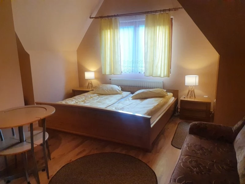 Marosfő Szállás | Motel (K0172-28) A kép szerzői jogvédelem alatt állhat. Javasolt a kapcsolatfelvétel a jog tulajdonossal.