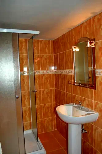 Izvoru Mureșului Cazare | Motel (K0172-29) Imaginea poate fi supusă drepturilor de autor. Se recomandă contactarea titularului drepturilor.