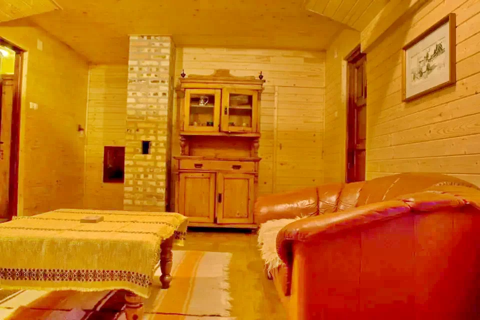 Izvoru Mureșului Cazare | Camping / Popas turistic (K0213-12) Imaginea poate fi supusă drepturilor de autor. Se recomandă contactarea titularului drepturilor.