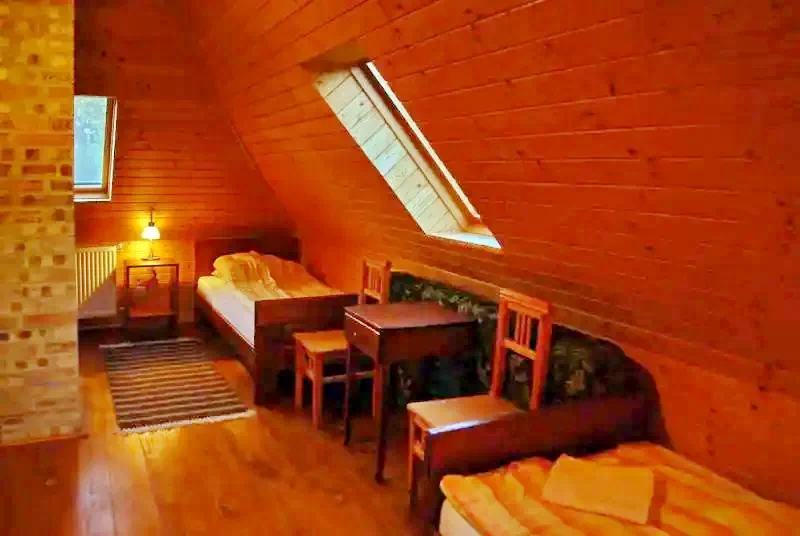 Izvoru Mureșului Cazare | Camping / Popas turistic (K0213-21) Imaginea poate fi supusă drepturilor de autor. Se recomandă contactarea titularului drepturilor.