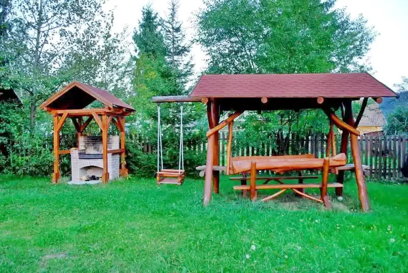 Izvoru Mureșului Cazare | Camping / Popas turistic (K0213-29) Imaginea poate fi supusă drepturilor de autor. Se recomandă contactarea titularului drepturilor.