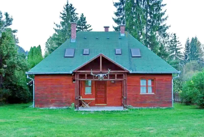 Izvoru Mureșului Cazare | Camping / Popas turistic (K0213-30) Imaginea poate fi supusă drepturilor de autor. Se recomandă contactarea titularului drepturilor.