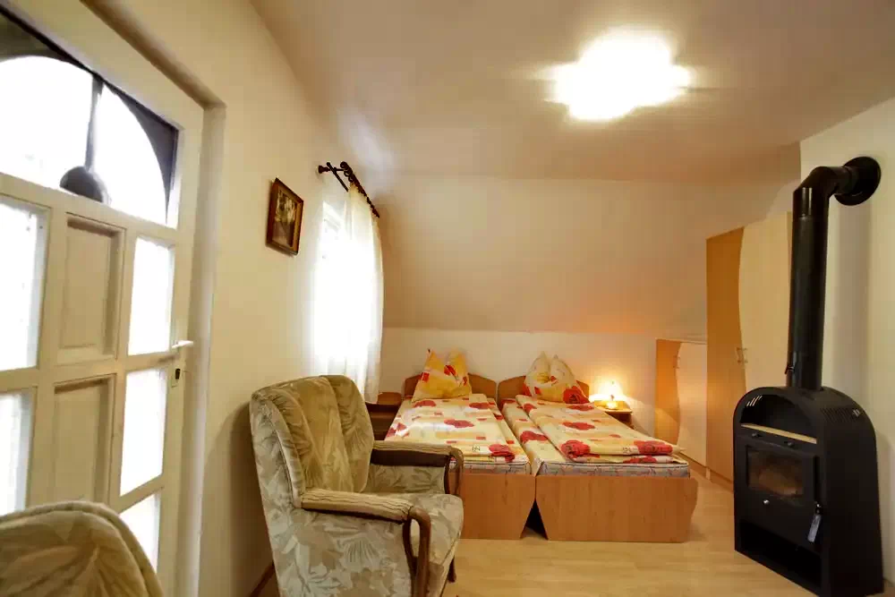 Izvoru Mureșului Cazare | Motel (K0257-8) Imaginea poate fi supusă drepturilor de autor. Se recomandă contactarea titularului drepturilor.