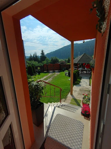 Izvoru Mureșului Cazare | Motel (K0257-15) Imaginea poate fi supusă drepturilor de autor. Se recomandă contactarea titularului drepturilor.