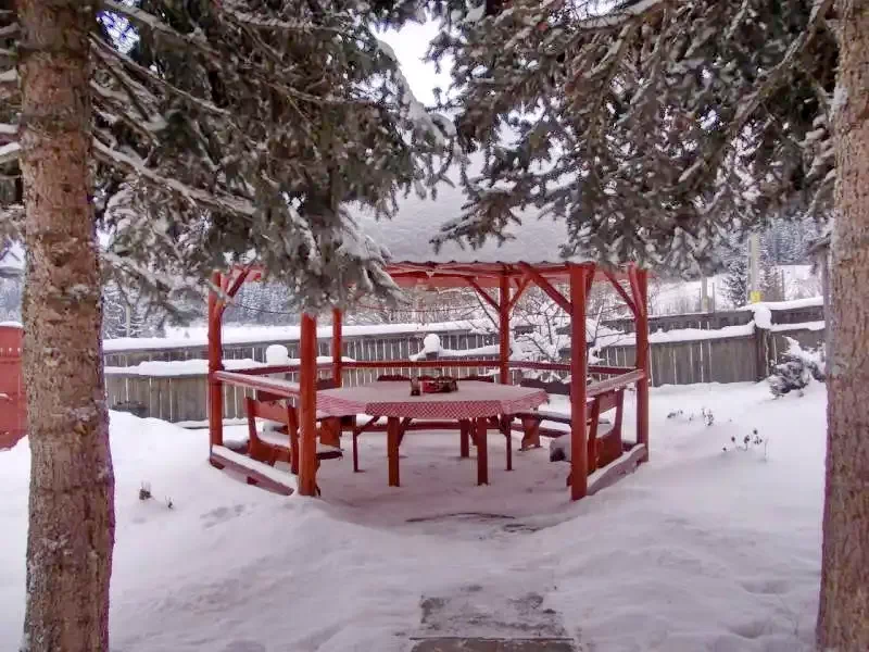 Izvoru Mureșului Cazare | Motel (K0257-19) Imaginea poate fi supusă drepturilor de autor. Se recomandă contactarea titularului drepturilor.