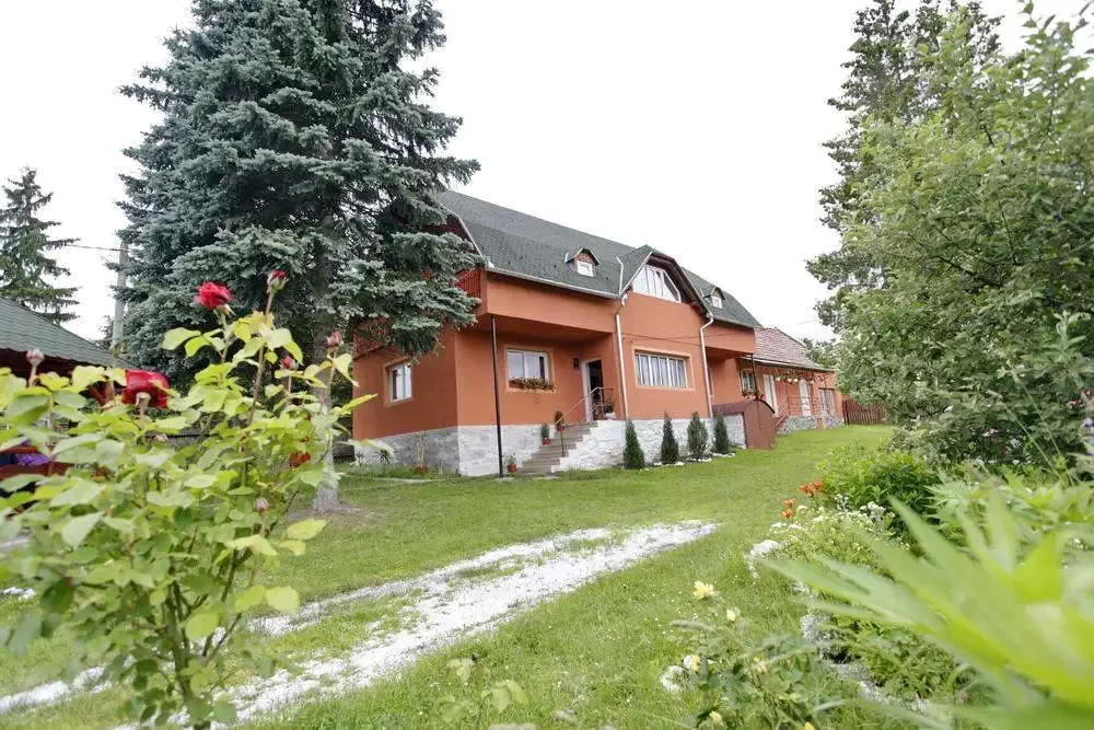 Izvoru Mureșului Cazare | Motel (K0257-22) Imaginea poate fi supusă drepturilor de autor. Se recomandă contactarea titularului drepturilor.