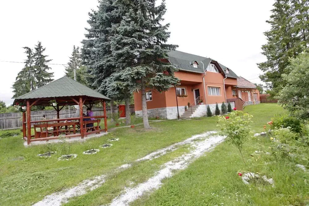 Izvoru Mureșului Cazare | Motel (K0257-25) Imaginea poate fi supusă drepturilor de autor. Se recomandă contactarea titularului drepturilor.