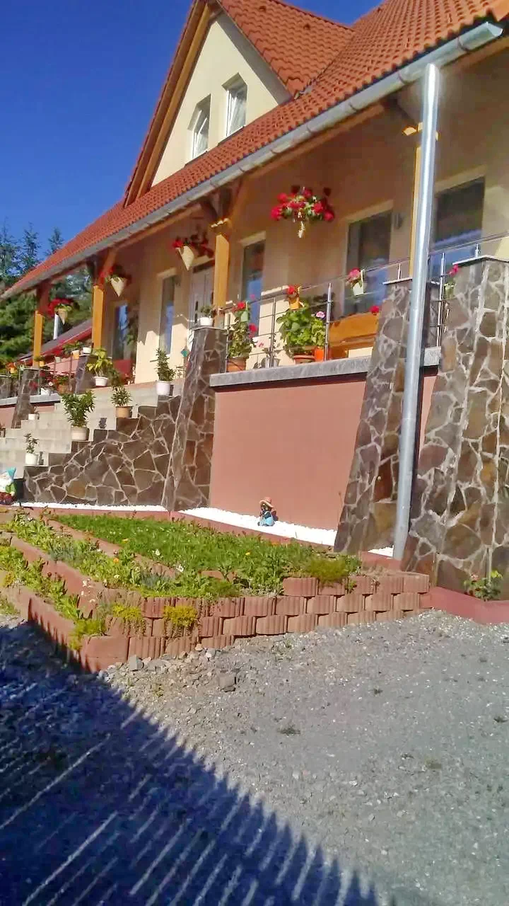 Izvoru Mureșului Cazare | Sat de vacanță (K0266-6) Imaginea poate fi supusă drepturilor de autor. Se recomandă contactarea titularului drepturilor.