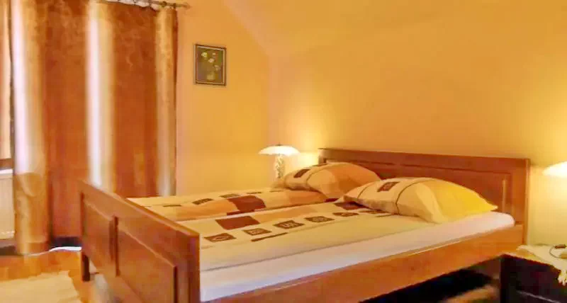 Izvoru Mureșului Cazare | Sat de vacanță (K0266-7) Imaginea poate fi supusă drepturilor de autor. Se recomandă contactarea titularului drepturilor.