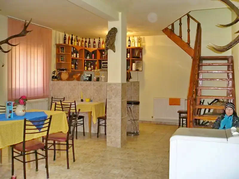 Izvoru Mureșului Cazare | Motel (K0283-2) Imaginea poate fi supusă drepturilor de autor. Se recomandă contactarea titularului drepturilor.