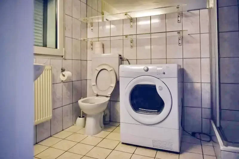 Izvoare Cazare | Sat de vacanță (K1252-19) Imaginea poate fi supusă drepturilor de autor. Se recomandă contactarea titularului drepturilor.