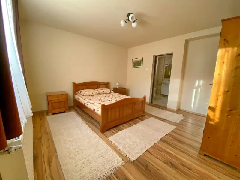 Marosfő Szállás | Üdülőfalu (K0452-5) A kép szerzői jogvédelem alatt állhat. Javasolt a kapcsolatfelvétel a jog tulajdonossal.