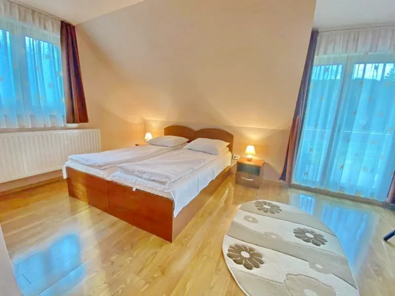 Marosfő Szállás | Üdülőfalu (K0452-7) A kép szerzői jogvédelem alatt állhat. Javasolt a kapcsolatfelvétel a jog tulajdonossal.