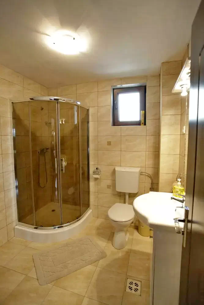 Marosfő Szállás | Üdülőfalu (K0452-10) A kép szerzői jogvédelem alatt állhat. Javasolt a kapcsolatfelvétel a jog tulajdonossal.