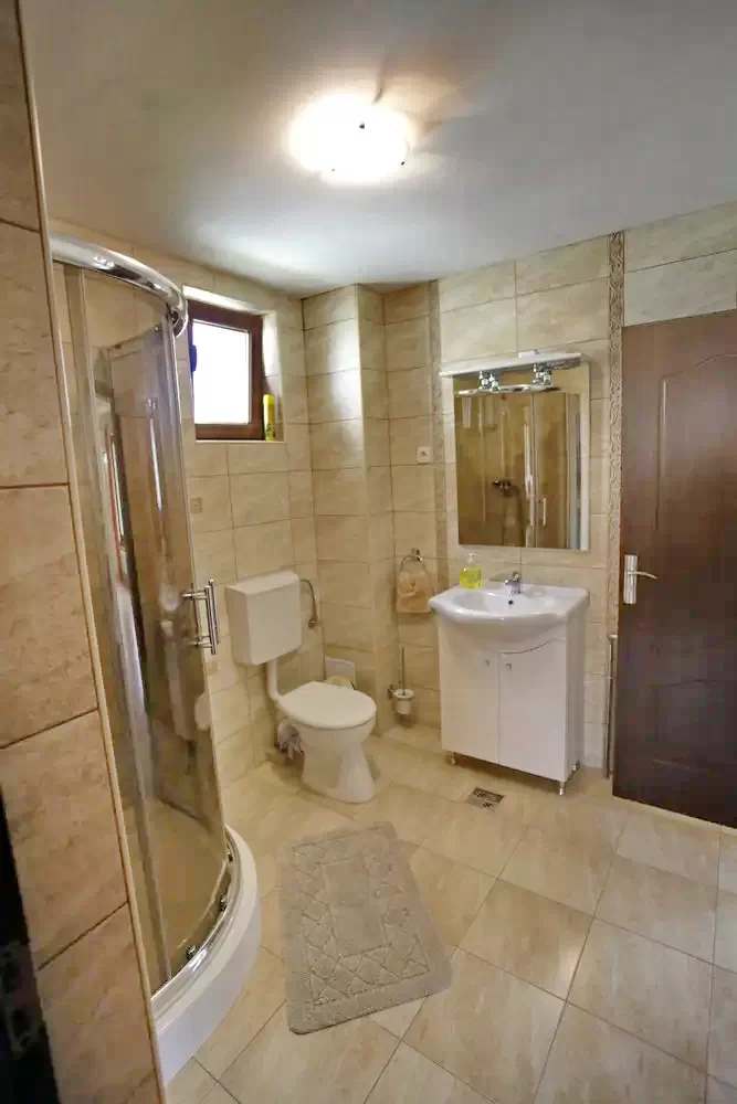 Marosfő Szállás | Üdülőfalu (K0452-20) A kép szerzői jogvédelem alatt állhat. Javasolt a kapcsolatfelvétel a jog tulajdonossal.