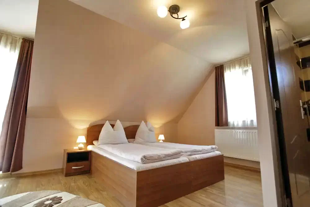 Izvoru Mureșului Cazare | Sat de vacanță (K0452-23) Imaginea poate fi supusă drepturilor de autor. Se recomandă contactarea titularului drepturilor.