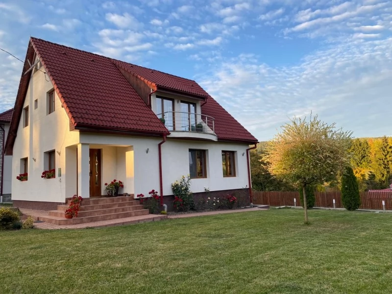 Marosfő Szállás | Üdülőfalu (K0452-24) A kép szerzői jogvédelem alatt állhat. Javasolt a kapcsolatfelvétel a jog tulajdonossal.