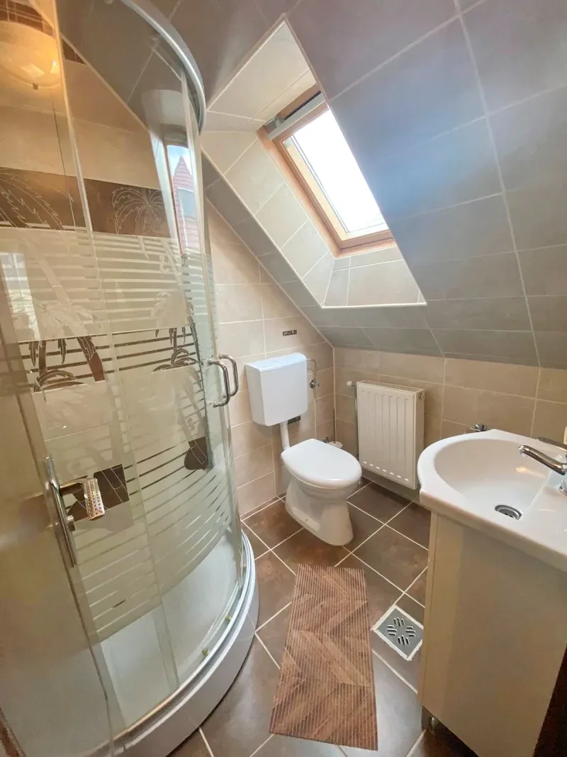 Marosfő Szállás | Üdülőfalu (K0452-26) A kép szerzői jogvédelem alatt állhat. Javasolt a kapcsolatfelvétel a jog tulajdonossal.