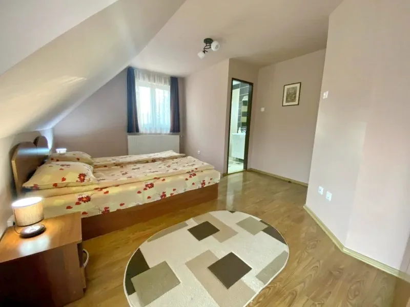 Marosfő Szállás | Üdülőfalu (K0452-30) A kép szerzői jogvédelem alatt állhat. Javasolt a kapcsolatfelvétel a jog tulajdonossal.