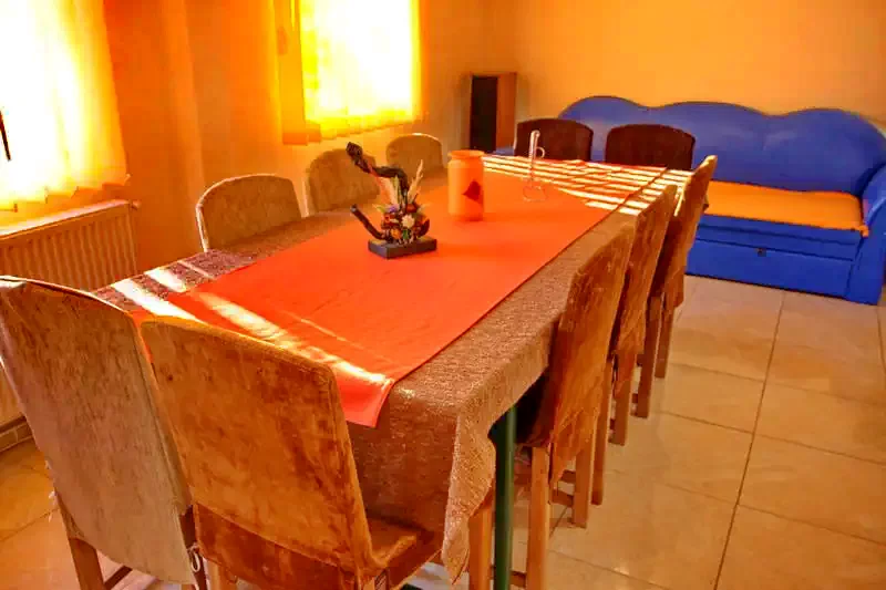 Izvoru Mureșului Cazare | Cabană (K0455-6) Imaginea poate fi supusă drepturilor de autor. Se recomandă contactarea titularului drepturilor.