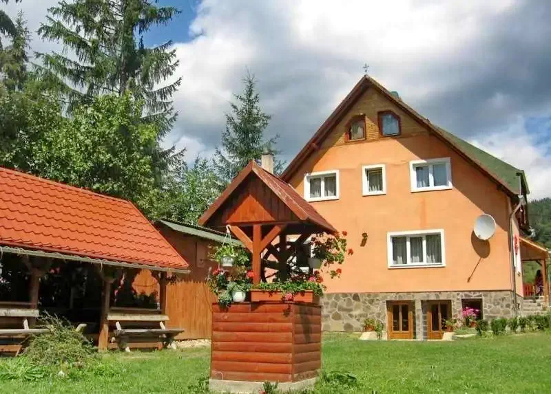 Izvoru Mureșului Cazare | Sat de vacanță (K0456-7) Imaginea poate fi supusă drepturilor de autor. Se recomandă contactarea titularului drepturilor.