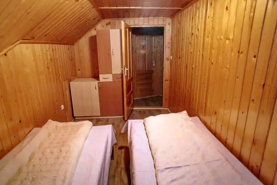 Izvoru Mureșului Cazare | Sat de vacanță (K0456-20) Imaginea poate fi supusă drepturilor de autor. Se recomandă contactarea titularului drepturilor.