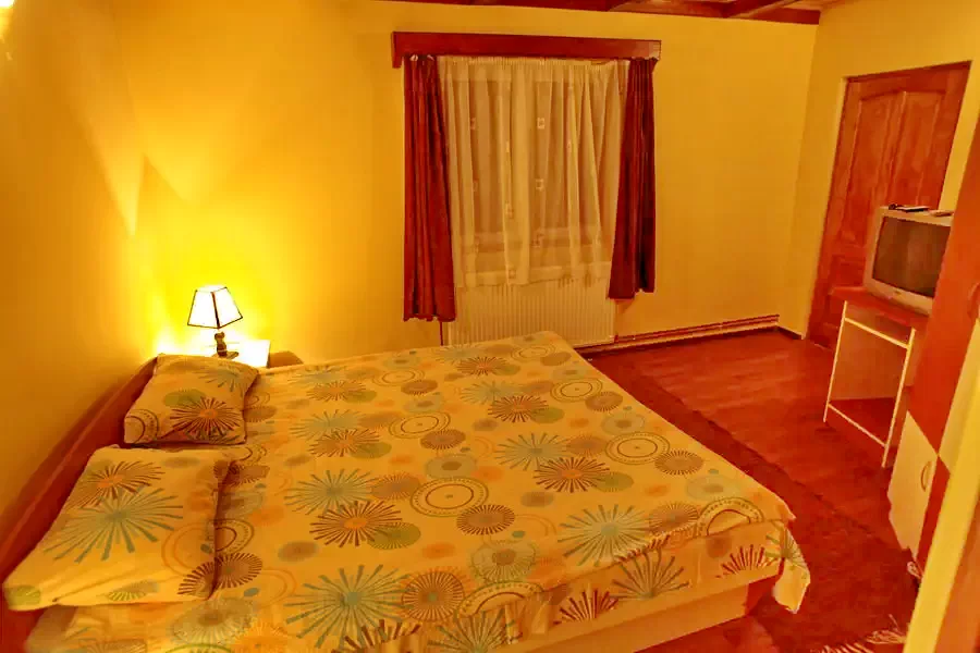 Izvoru Mureșului Cazare | Sat de vacanță (K0456-23) Imaginea poate fi supusă drepturilor de autor. Se recomandă contactarea titularului drepturilor.