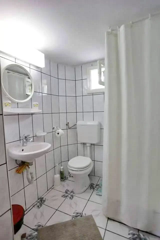 Izvoru Mureșului Cazare | Motel (K0457-6) Imaginea poate fi supusă drepturilor de autor. Se recomandă contactarea titularului drepturilor.