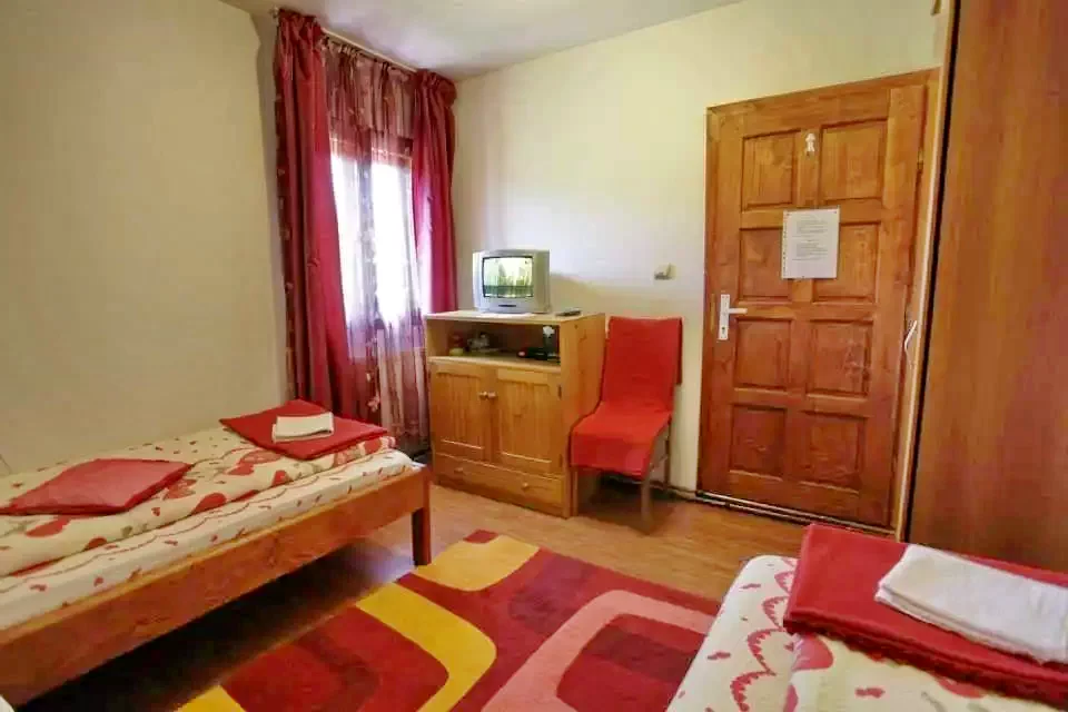 Izvoru Mureșului Cazare | Motel (K0457-7) Imaginea poate fi supusă drepturilor de autor. Se recomandă contactarea titularului drepturilor.
