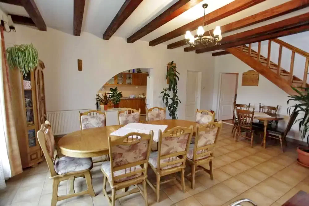 Izvoru Mureșului Cazare | Motel (K0458-7) Imaginea poate fi supusă drepturilor de autor. Se recomandă contactarea titularului drepturilor.