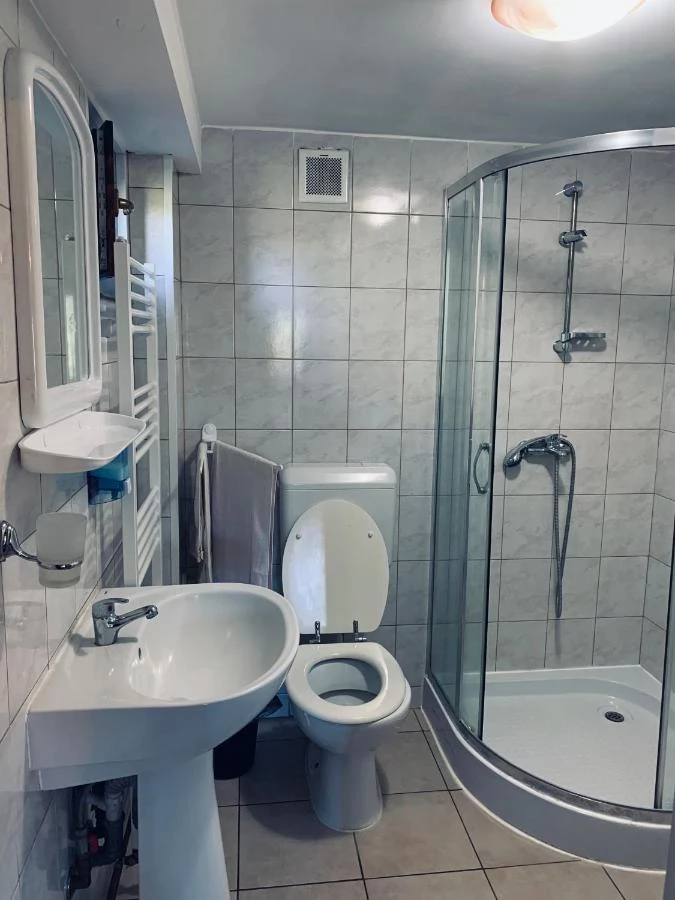 Marosfő Szállás | Motel (K0467-12) A kép szerzői jogvédelem alatt állhat. Javasolt a kapcsolatfelvétel a jog tulajdonossal.