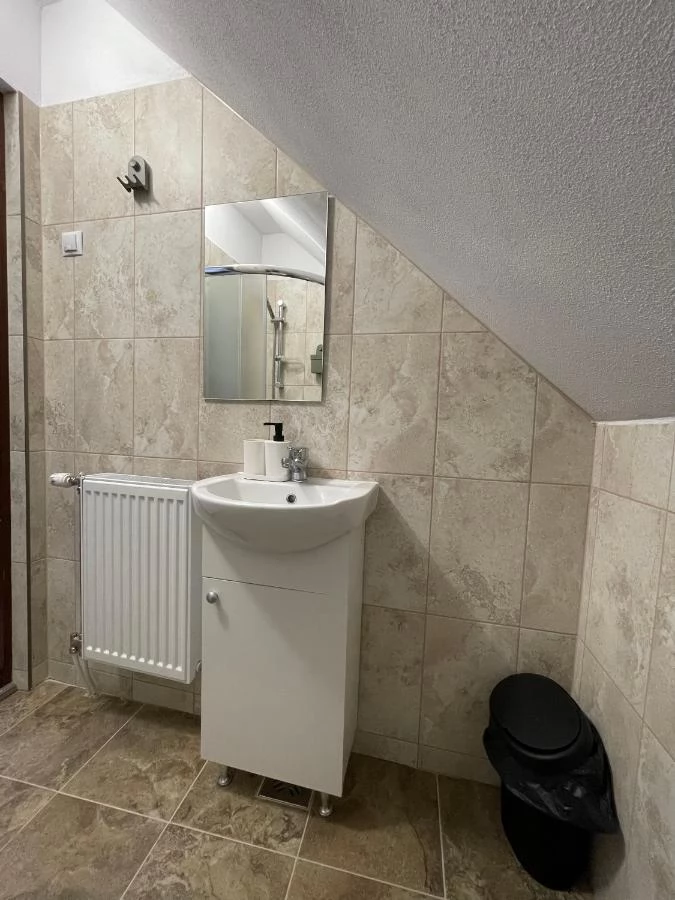 Izvoru Mureșului Cazare | Motel (K0467-19) Imaginea poate fi supusă drepturilor de autor. Se recomandă contactarea titularului drepturilor.