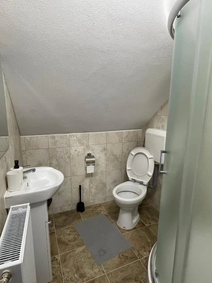 Izvoru Mureșului Cazare | Motel (K0467-35) Imaginea poate fi supusă drepturilor de autor. Se recomandă contactarea titularului drepturilor.