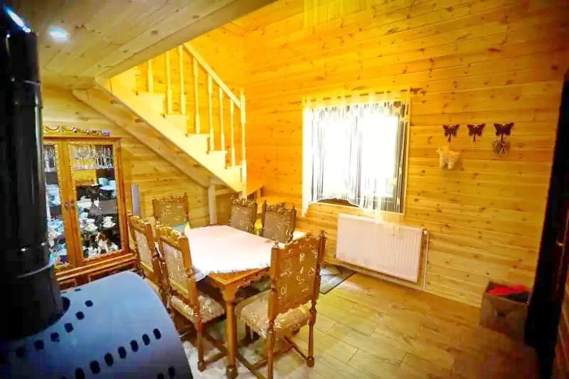 Izvoru Mureșului Cazare | Sat de vacanță (K0468-6) Imaginea poate fi supusă drepturilor de autor. Se recomandă contactarea titularului drepturilor.